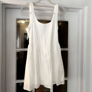 Stylish White Sleeveless Dress Like New Small Casual Cute Scoop Back Detail